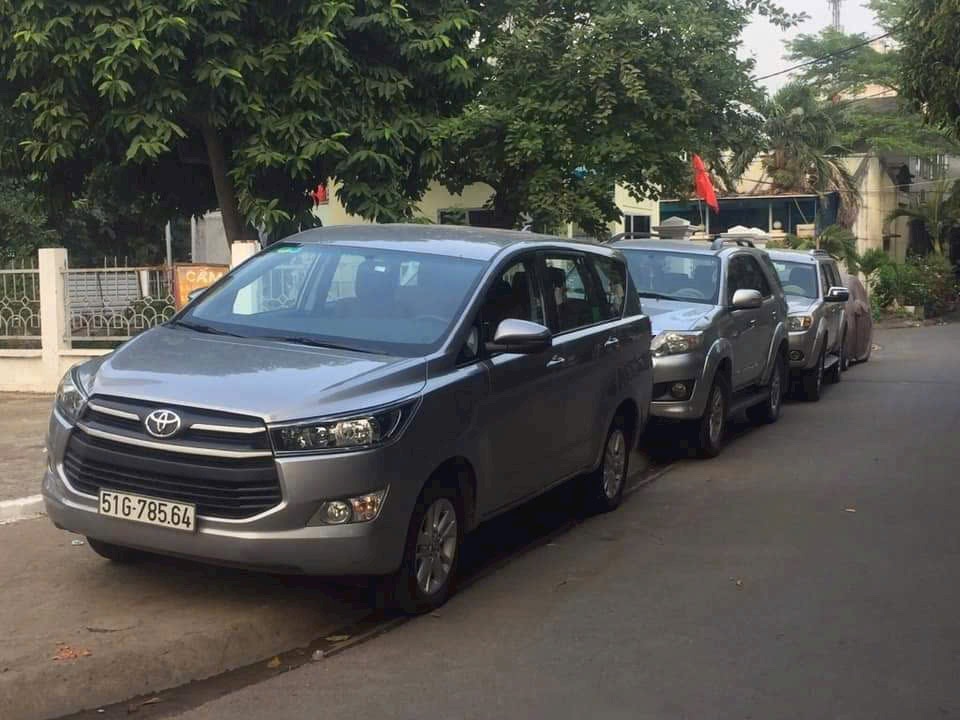 Cho thuê Toyota Innova màu bạc – rộng rãi, êm ái, phù hợp gia đình & công tác ảnh 2